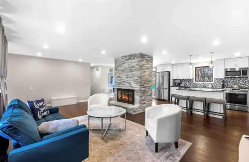 Wasco House | Radiance - 4BR Single Level Home