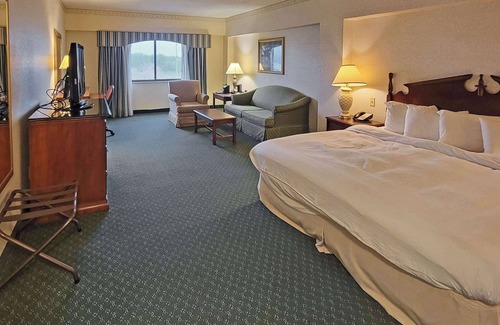 Cedar Rapids Hotel | Radisson Hotel Cedar Rapids