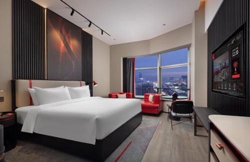 Xiangzhou District Hotel | Radisson RED Hotel Zhuhai Gongbei Port