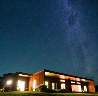 Raglan Apartment | Raglan Travellers Rest Coastal Retreat
