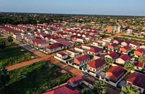 Old-Yundum House | Rahims 3 bedroom Bungalow - Dalaba