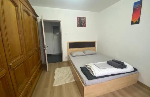 Sector 5 Apartment | Rahova family apartment