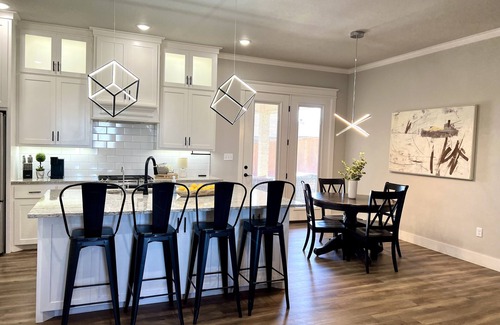 Lubbock House | Raider Red Casa - Family-friendly neighborhood with an entertainers backyard!