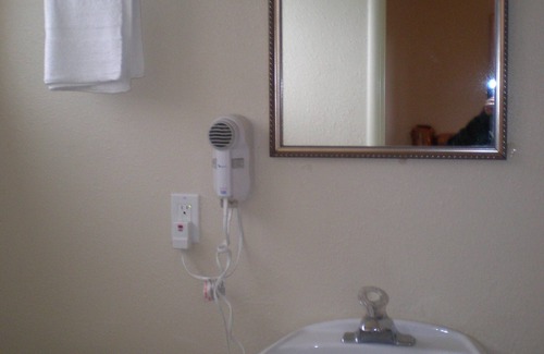 Lakeport Apartment | Rainbow Lodge