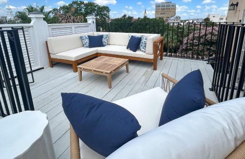 South of Broad Apartment | Rainbow Row Pied-A-Terre
