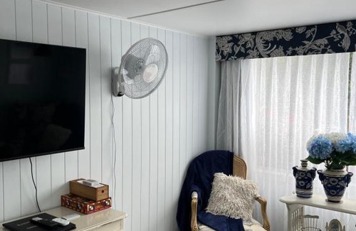 Redcliffe House | Rainbows End