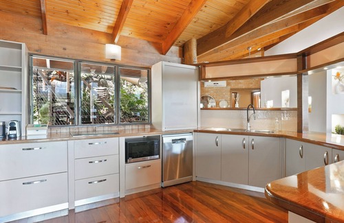 Smithfield House | Rainforest Treehouse Sanctuary