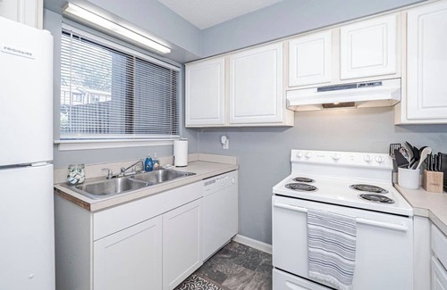 Northeast Raleigh House | Raleigh 2-Bed Townhome Retreat