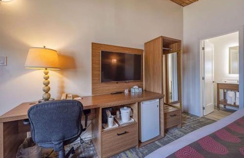 Gananoque Hotel | Ramada by Wyndham 1000 Islands Gananoque