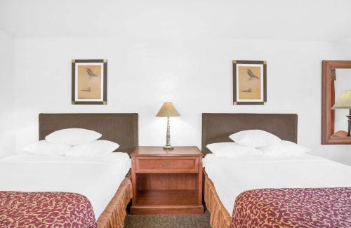Barstow Hotel | Ramada by Wyndham Barstow