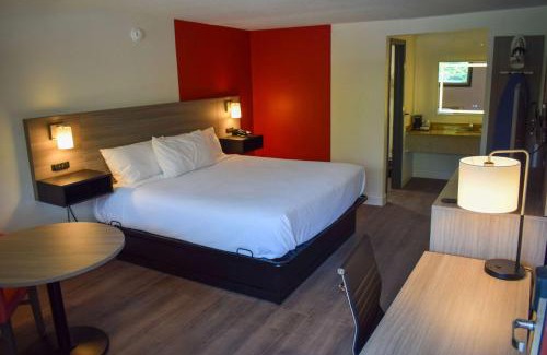 Fairview Park Hotel | Ramada by Wyndham Cleveland Airport West