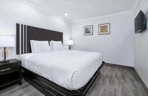 Diamondhead Hotel | Ramada by Wyndham Diamondhead I-10 Gulfport