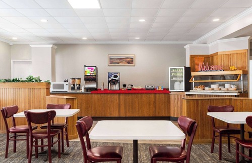 Richland Center Hotel | Ramada by Wyndham Richland Center