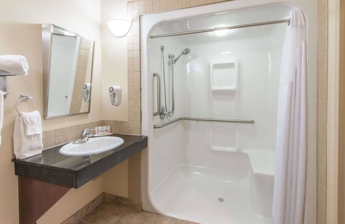 Wainwright Hotel | Ramada by Wyndham Wainwright
