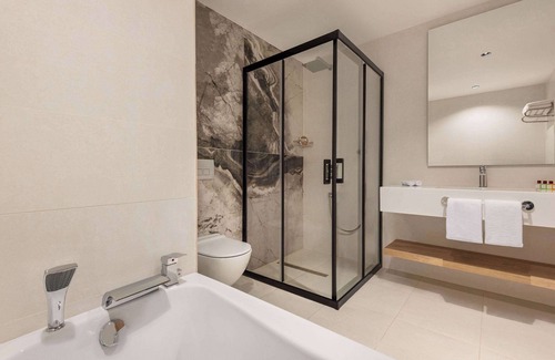 Batman Hotel | Ramada Plaza By Wyndham Batman