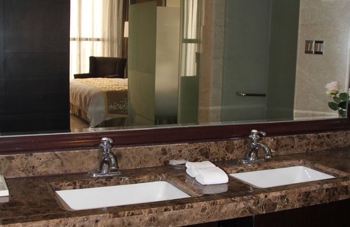 Weicheng District Hotel | Ramada Plaza Weifang
