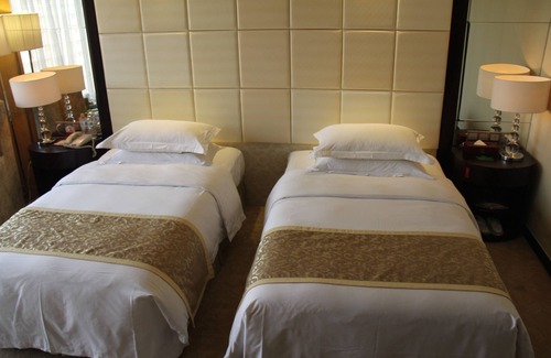 Weicheng District Hotel | Ramada Plaza Weifang