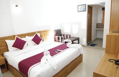 Uttamapalaiyam Hotel | Ramakkalmedu Holidays Inn