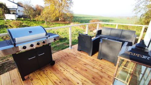 Trsice House | Ranch 66 - Moderní Tiny House Black Swallow ve stylu Route 66 se saunou a bazénem