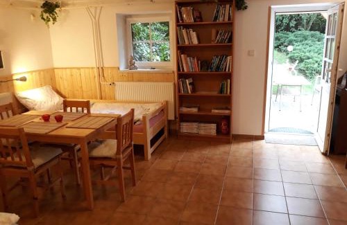 Smedcice House | Ranch 79