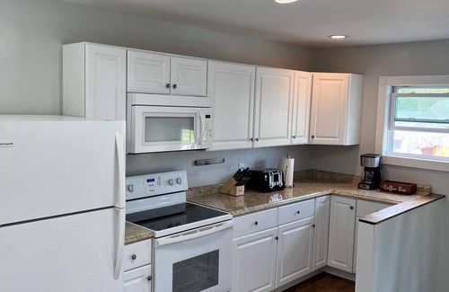 St Ignace House | Ranch home with 3 bedrooms upstairs and 1 down. Refurnished June of 2022