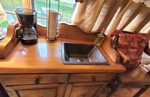 Gainesville House | Ranch stay in the Barnabus close to Bull Shoals & Norfork Lakes!