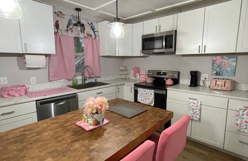 Lillington House | Ranch style home minutes from Campbell University and from Cape Fear Adventures.
