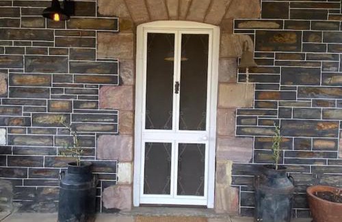Talunga Bed & Breakfast | Randell Cottage - Adelaide Hills - Cosy Rustic Hideaway