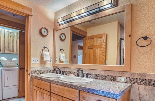 Rhododendron House | Rapid River Retreat