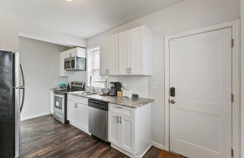 Camden Apartment | RARE 2 Bed Gem w/PRIVATE PATIO Near Downtown Philly!
