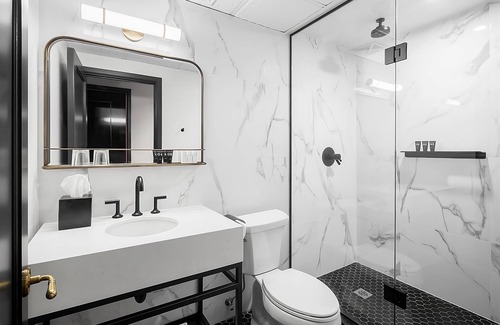 Riverside Hotel | Rare Find! 2 Classy Units, Minutes to Distillery District and Beach District