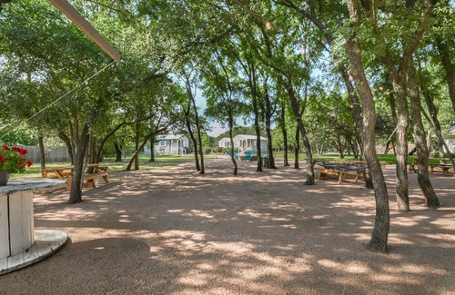 Crawford Apartment | RARE FIND! Private Suite on Country Retreat Covered with Trees PLUS POOL!