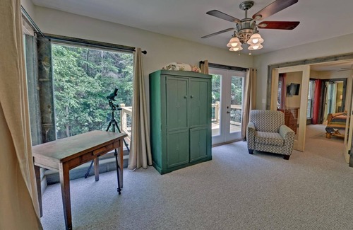 Blue Ridge Cabin | Rare Pristine Waterfront Hot Tub Dog Friendly 9mi 2BR
