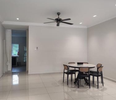 Teras House | Raub Newly French Style Homestay劳勿全新民宿-靠近榴莲园