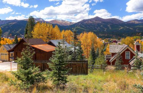 Weisshorn House | Raven's Call Chalet