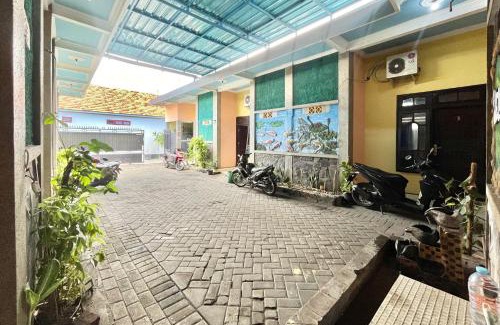 Probolinggo House | Raysha Luxury Guest House Mitra RedDoorz