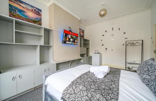 Beeston House | -RE15CFA- For Relaxed and Cosy stay with Free Parking