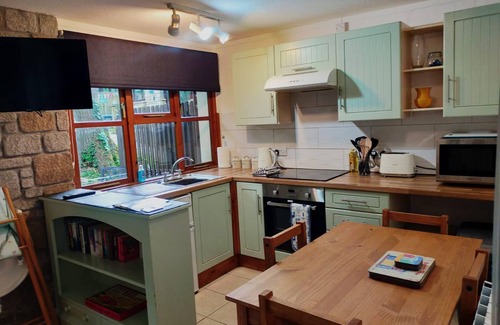 Saint Erth Praze Ski Chalet | Rebels Retreat - 2-bed Chalet nr St Ives & Hayle