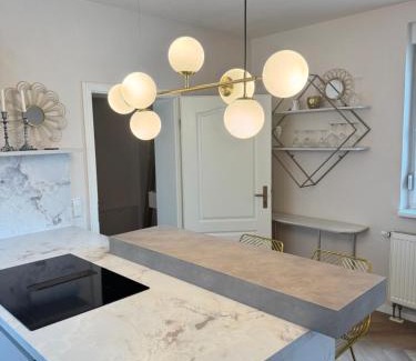 Arzheim Apartment | Rebgold Suite - Luxury Living by Lisa