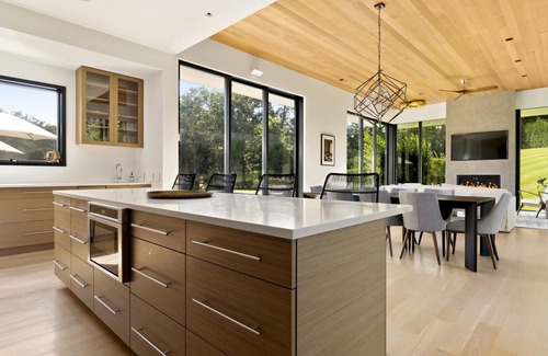 Shinnecock Hills House | Recently constructed modern-style home with a gated entrance, private pool,.