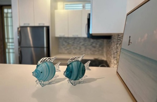 El Combate Apartment | Recently remodeled 2 bed/2bath apartment 5 minutes walking distance to the beach