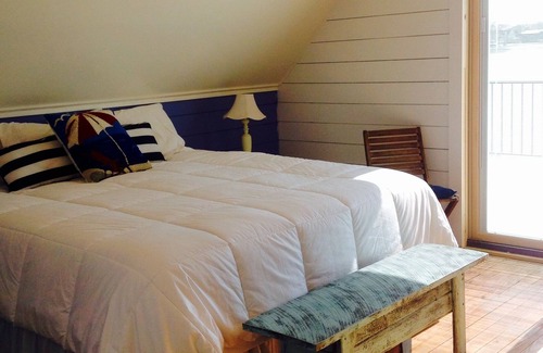 North Webster House | Recently Renovated, On Lake Webster, Great Family Vacation