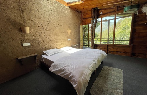 Mukteshwar Cabin | Reconnect with nature, heal your mind, body, and soul.