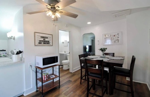 Mansfield Apartment | Recovery Loft 1-bedroom apartment in Mansfield with WiFi, AC, Full Kitchen