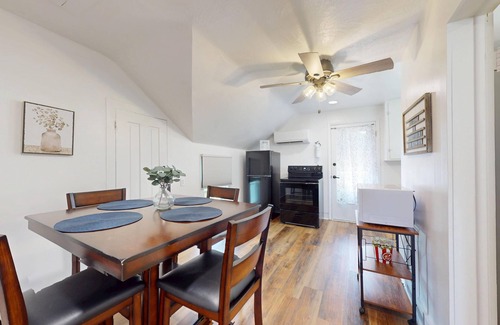 Mansfield Apartment | Recovery Loft 1-bedroom apartment in Mansfield with WiFi, AC, Full Kitchen
