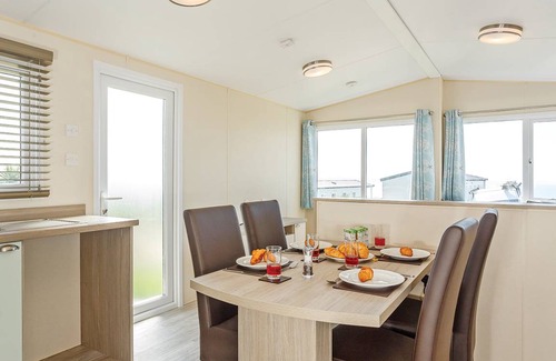 Stibb RV Rental | Recreational vehicle (RV) ∙ 2 bedrooms ∙ 4 guests