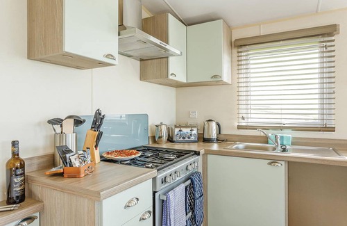 Stibb RV Rental | Recreational vehicle (RV) ∙ 2 bedrooms ∙ 4 guests