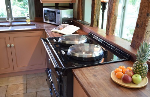 Bury St Edmunds Cottage | RECTORY FARM COTTAGE, ROUGHAM, pet friendly in Bury St Edmunds
