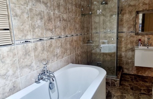 Muckleneuk House | Red Apple Guest House