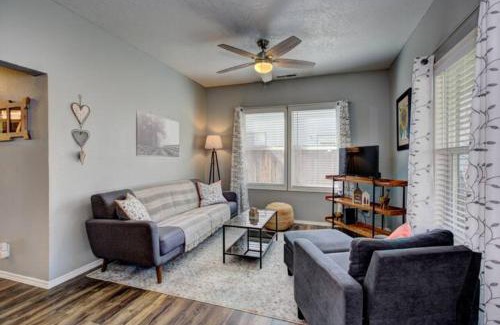 Sunset House | Red Bench Cottage Ideal location near parks, trails, skiing, hiking, biking, shopping extended stays welcome